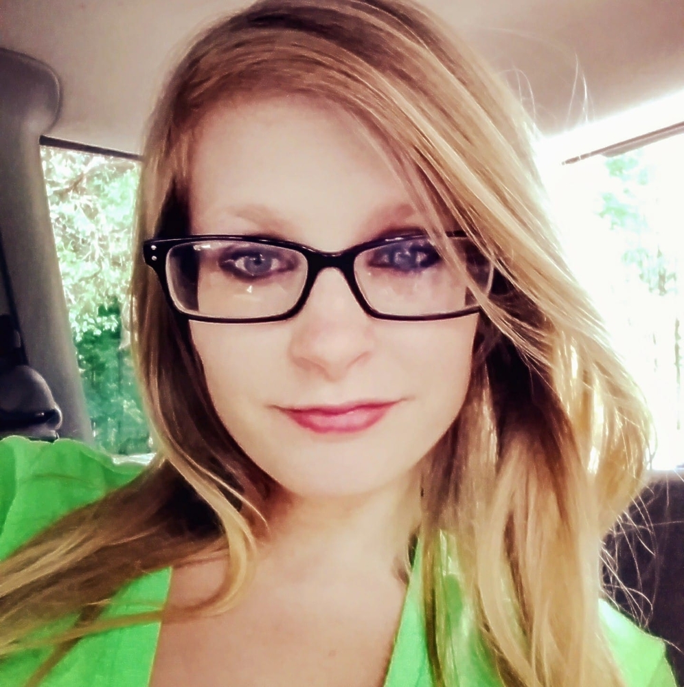 Meet your Posher, Nicole